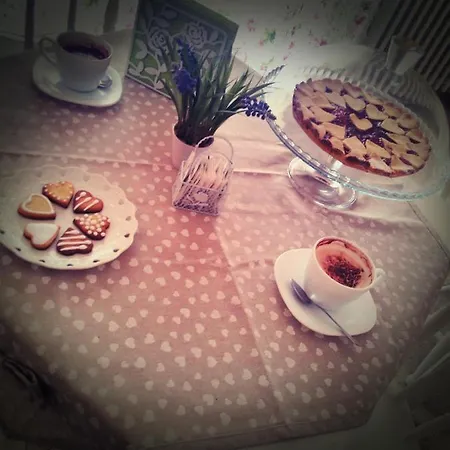 Oda ve Kahvaltı L'angolo Fiorito