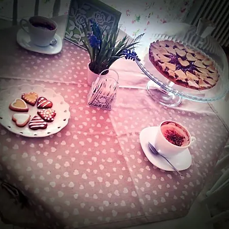 L'angolo Fiorito Bed & Breakfast 3*