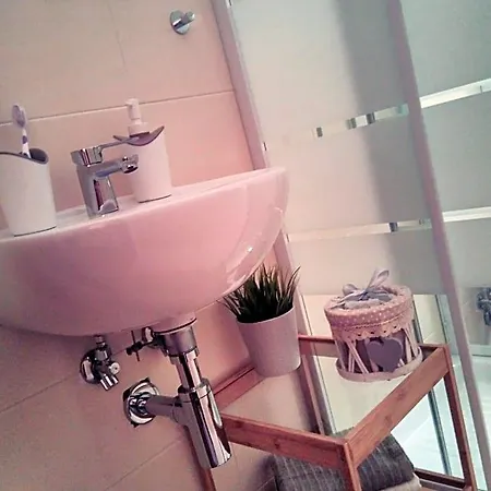 L'angolo Fiorito Bed & Breakfast 3*