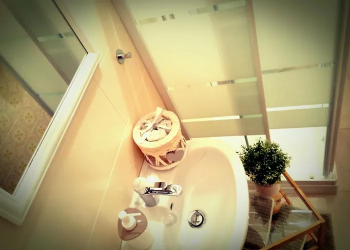 Bed & Breakfast L'angolo Fiorito 3*